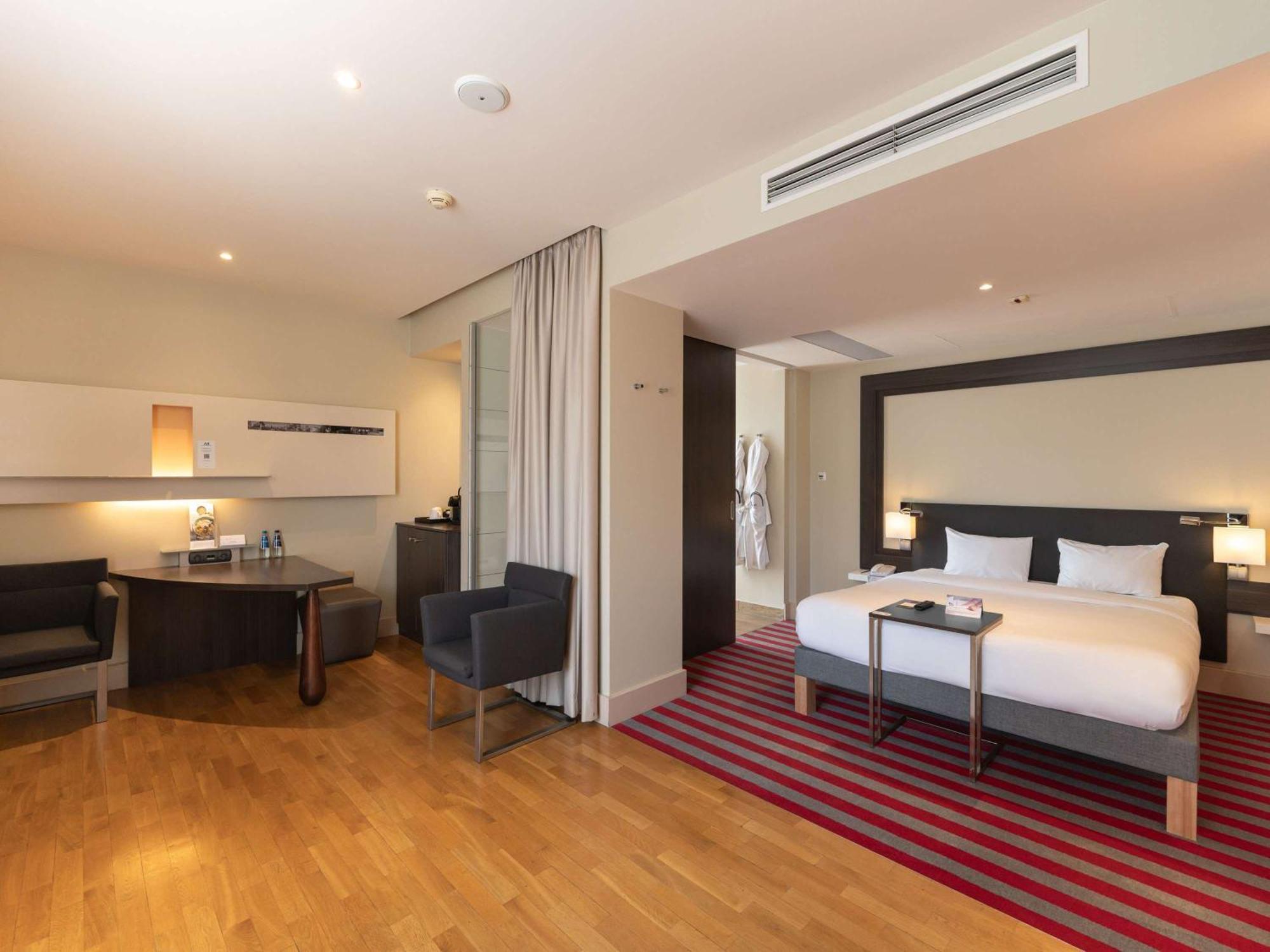 Mercure Warszawa Grand Varsóvia Exterior foto